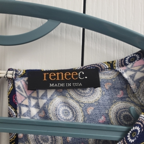 Renee C StitchFix Renay Cold Shoulder Dress in Navy Pattern - Picture 3 of 10